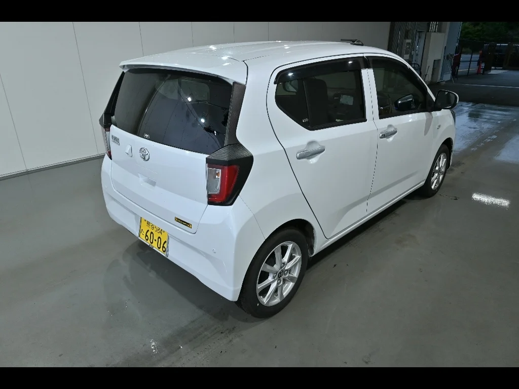 Toyota Pixis Epoch LA350A 2022